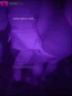 【私藏新料】成都舞厅内摸摸舞没想到这种大爷来的地方全是女神外围