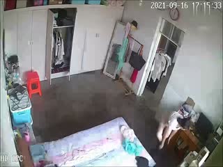 【破解摄像头】性感少妇家庭日常更衣