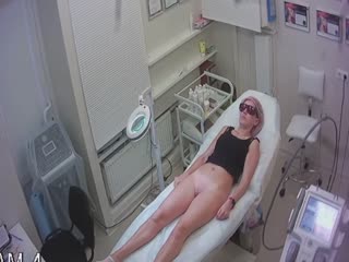 【硬核偷拍】医学中心 女客户全身脱毛