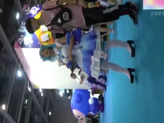 【樱之舞漫展偷拍精选】各种cos小姐姐裙底