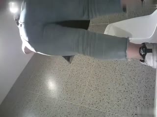 【真实偷拍】猥琐店长装摄像头偷窥两同性恋竟在里面调情