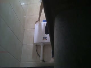 厕所偷窥深圳模商场全镜无门厕所偷窥美女们嘘嘘