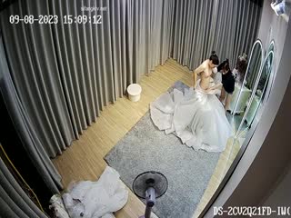 黑客破解某婚纱店试衣间新娘试穿婚纱多位妹子肚子隆起貌似已怀孕奉子成婚